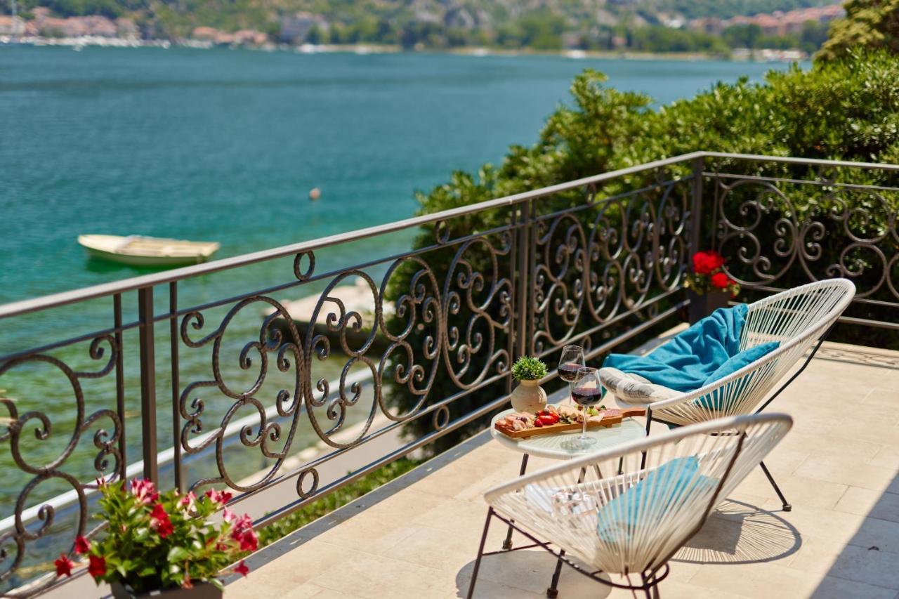 Apartment Aura With Sea View Cattaro Esterno foto